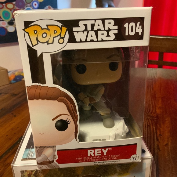 Funko Pop! Star Wars - Rey #104 - Picture 1 of 9